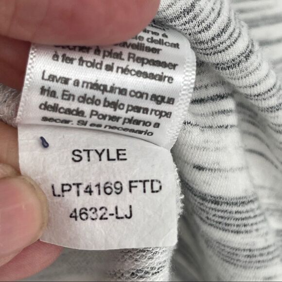 Ink Love and Peace Sweatshirt - Picture 2 of 6